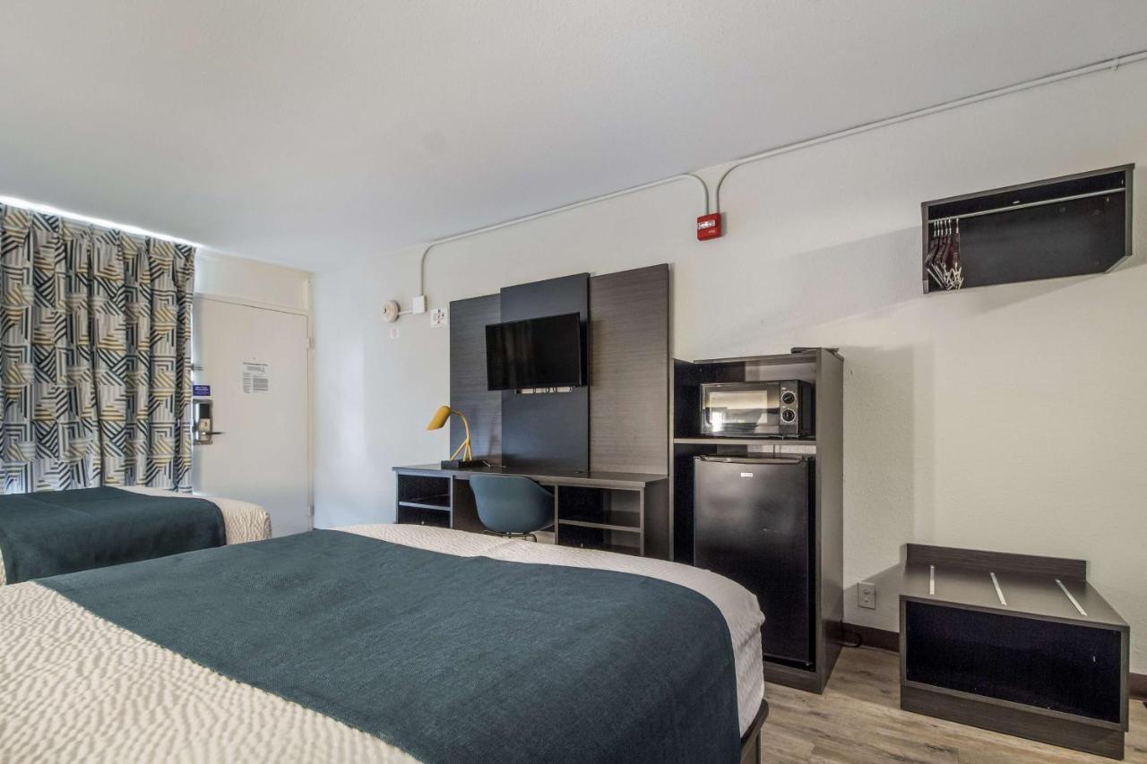 Motel 6 Groves, Tx Екстериор снимка
