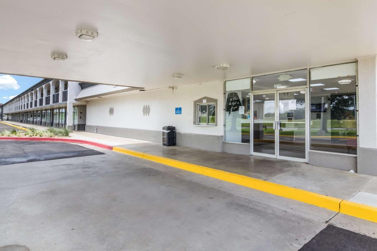 Motel 6 Groves, Tx Екстериор снимка
