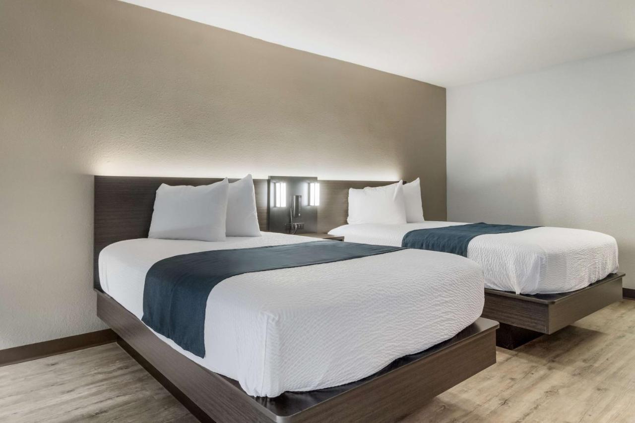 Motel 6 Groves, Tx Екстериор снимка