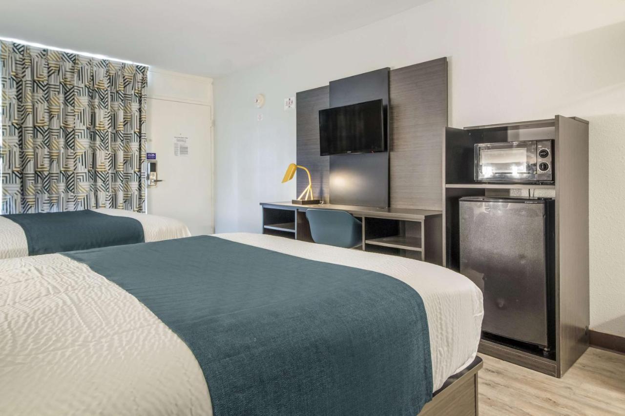 Motel 6 Groves, Tx Екстериор снимка