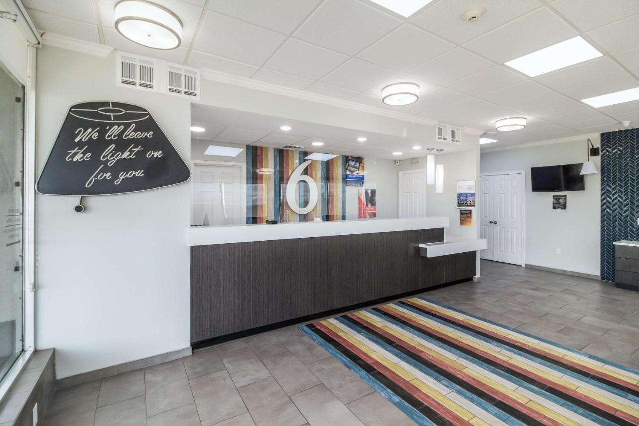 Motel 6 Groves, Tx Екстериор снимка