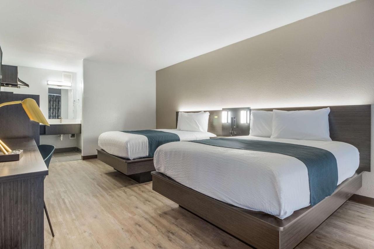 Motel 6 Groves, Tx Екстериор снимка