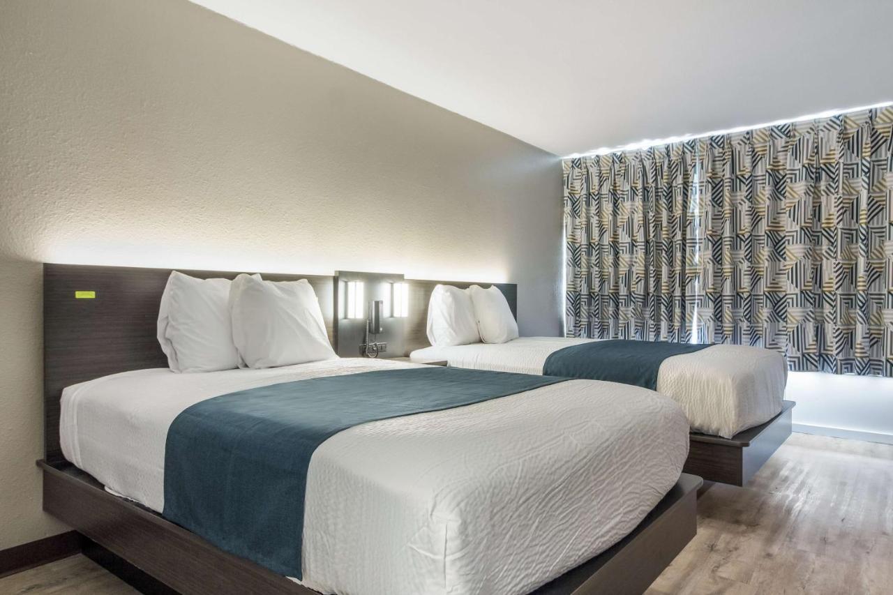 Motel 6 Groves, Tx Екстериор снимка