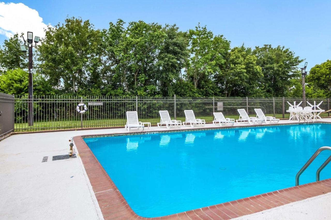 Motel 6 Groves, Tx Екстериор снимка