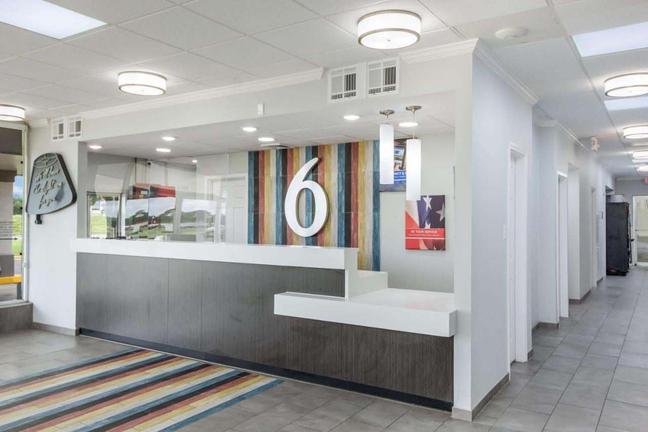 Motel 6 Groves, Tx Екстериор снимка