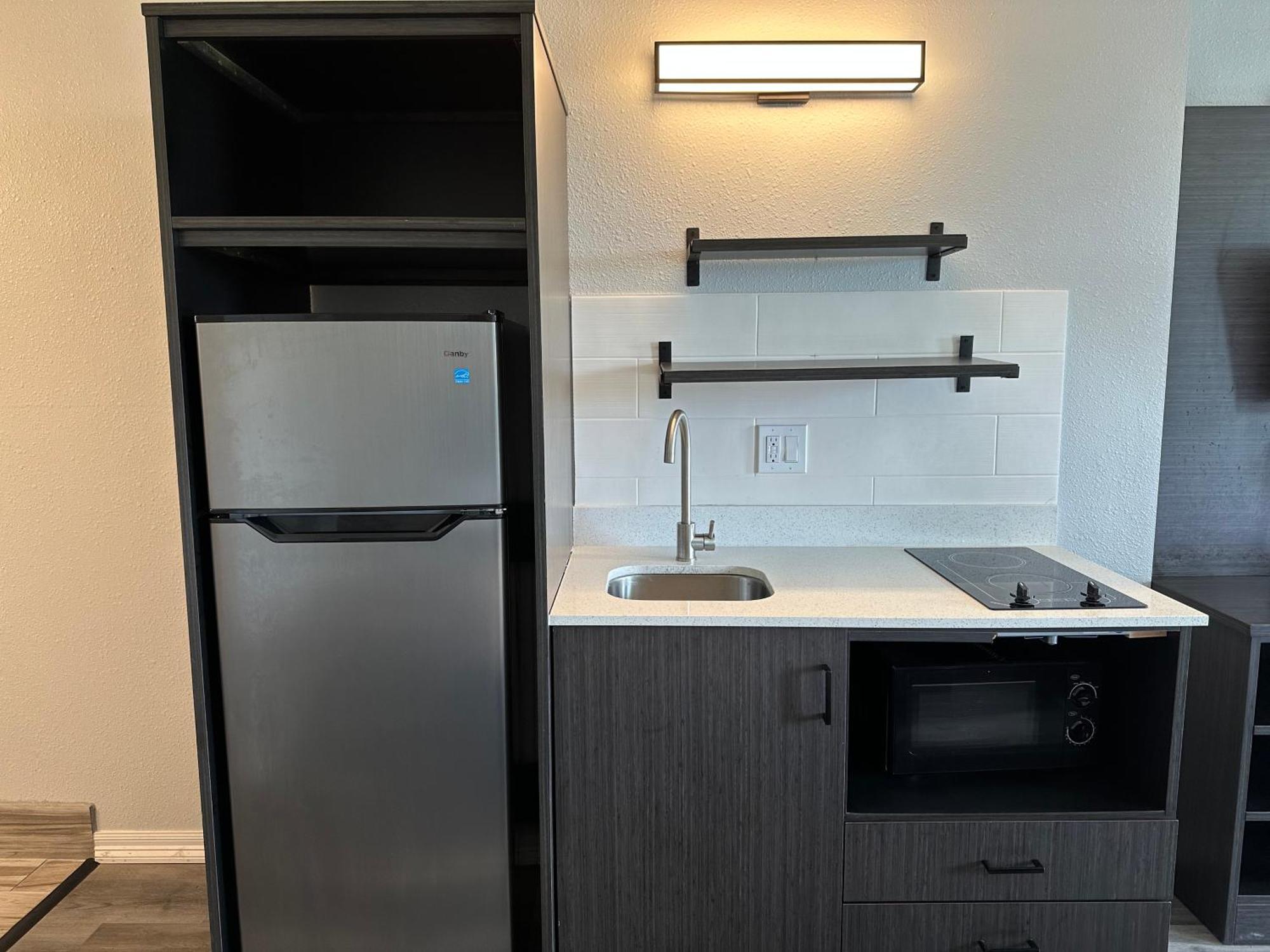 Motel 6 Groves, Tx Екстериор снимка